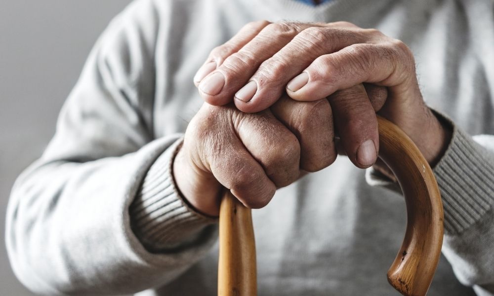 How Do You Walk With a Cane When You Have Gout?