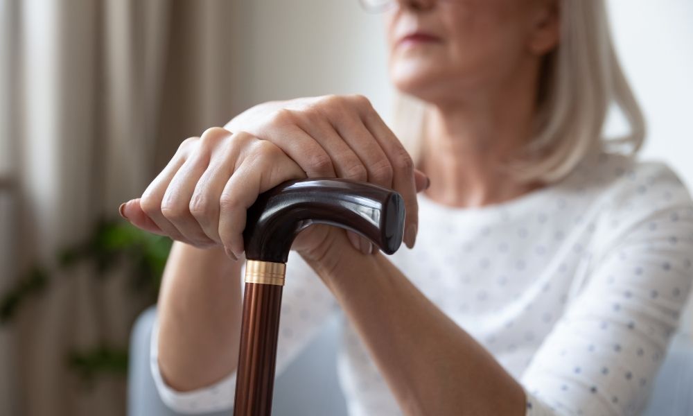 The Benefits of a Derby Handle Cane