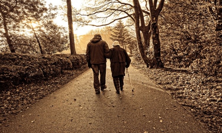 Using a Cane for Hip Pain